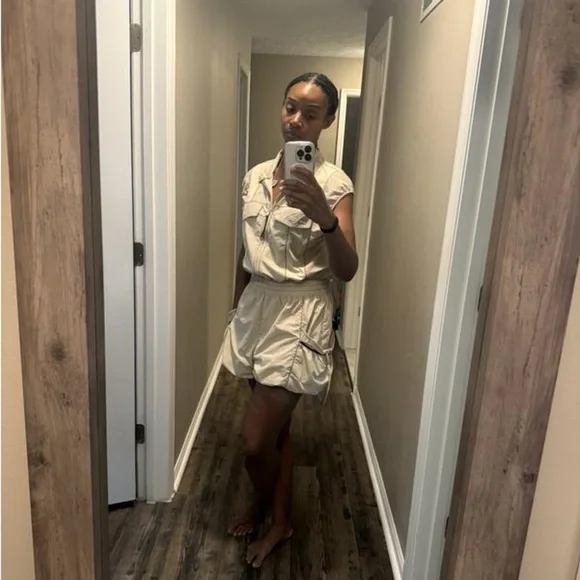 FREE PEOPLE “Grassroots Shortsie” Beige Zip-Up Romper Medium NWT - Picture 7 of 16